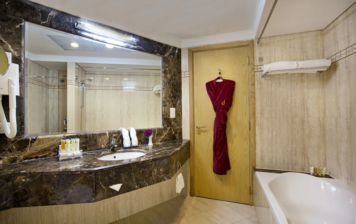 حمام هتل سیتی سیزنز دبی